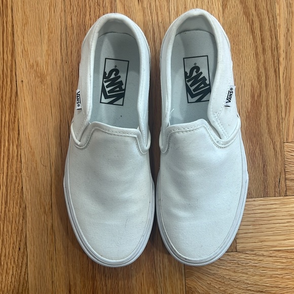 Women’s White Vans Slip Ons size 6.5 - Picture 2 of 5